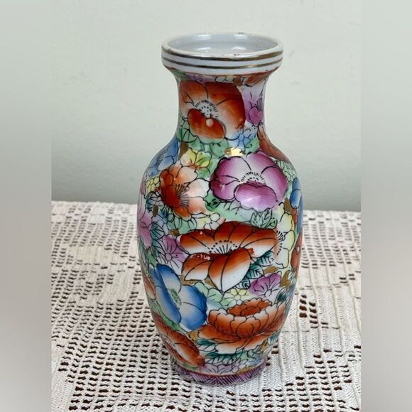 Vintage floral Asian themed small vase || Vintage vase floral || Asian vase - Picture 7 of 11